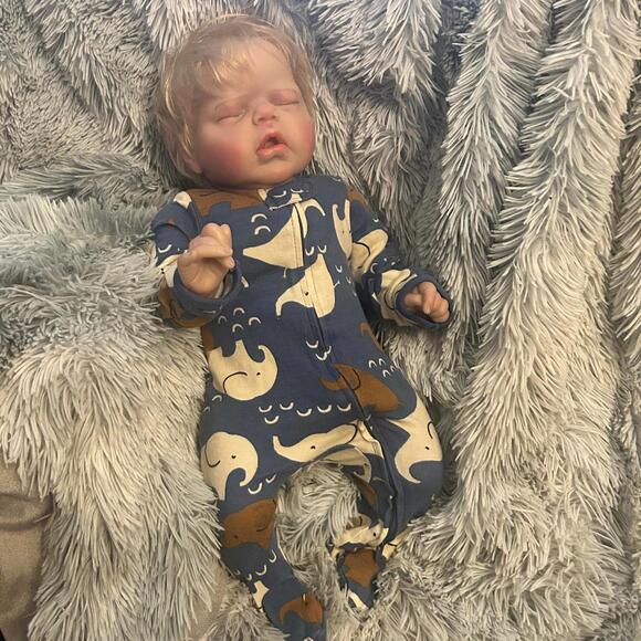 Reborn Caucasian Sleeping Blonde Baby Boy Doll and Accessories (NWT) - Picture 1 of 12